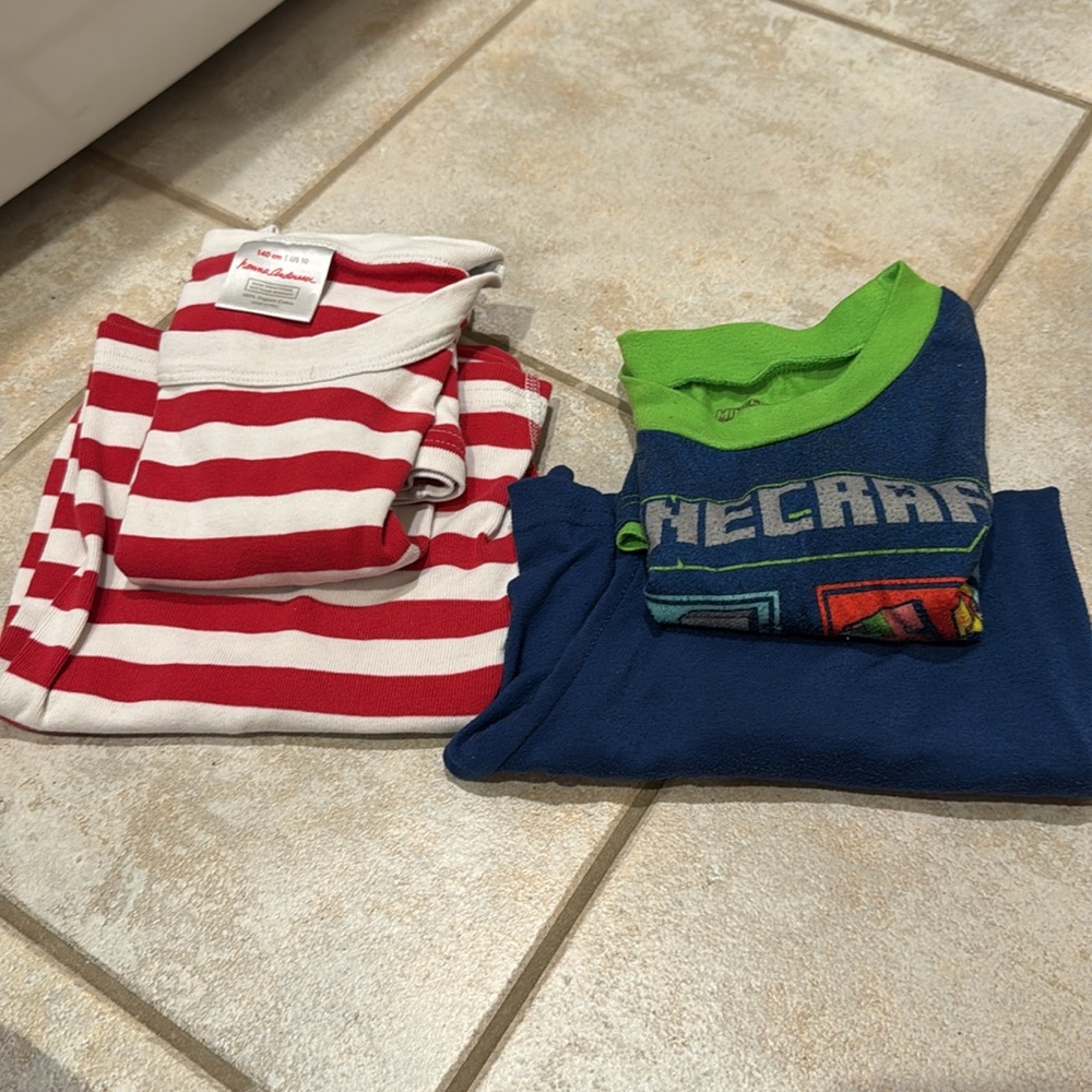 2 short sleeve pajama sets size 10